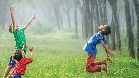 séjours vacances colonie de vacances enfants heureux